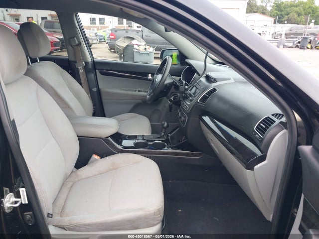 45018567 :رقم المزاد ، 5XYKT3A61FG622629 vin ، 2015 Kia Sorento Lx مزاد بيع