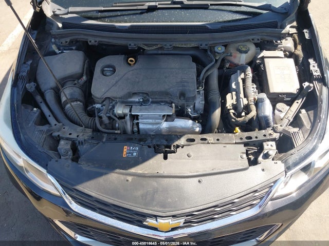 45018645 :رقم المزاد ، 1G1BC5SM8J7211879 vin ، 2018 Chevrolet Cruze Ls Auto مزاد بيع