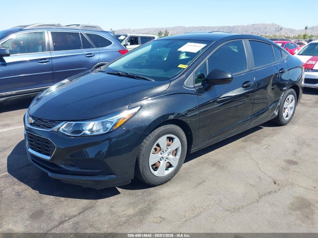 45018645 :رقم المزاد ، 1G1BC5SM8J7211879 vin ، 2018 Chevrolet Cruze Ls Auto مزاد بيع