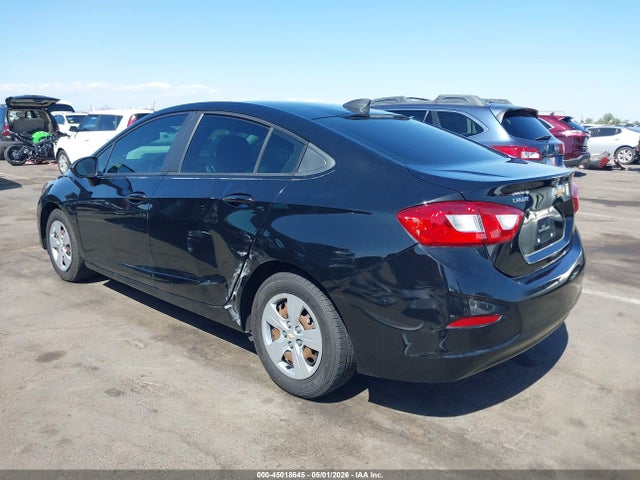 45018645 :رقم المزاد ، 1G1BC5SM8J7211879 vin ، 2018 Chevrolet Cruze Ls Auto مزاد بيع