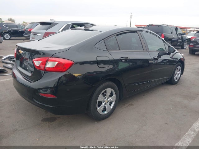 45018645 :رقم المزاد ، 1G1BC5SM8J7211879 vin ، 2018 Chevrolet Cruze Ls Auto مزاد بيع