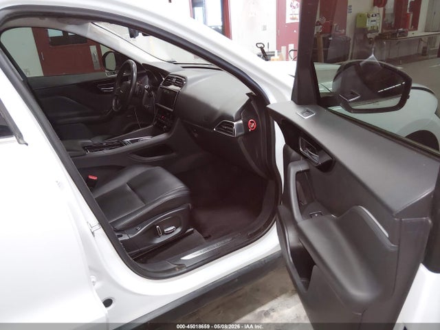 SADCJ2FX7KA397802 Jaguar F-pace 25t Premium