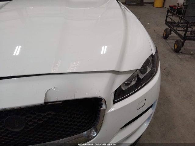 SADCJ2FX7KA397802 Jaguar F-pace 25t Premium
