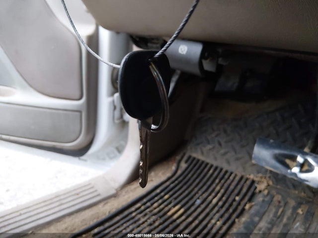 2006 Chevrolet Silverado 1500 Ls მანქანა იყიდება აუქციონზე, vin: 2GCEC13VX61242060, აუქციონის ნომერი: 45018666
