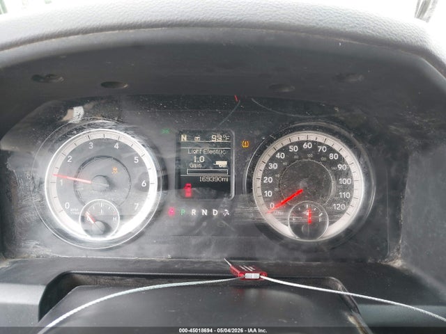 45018694 :رقم المزاد ، 3C6UR4HJ8JG247718 vin ، 2018 Ram 2500 Tradesman  4x2 8' Box مزاد بيع