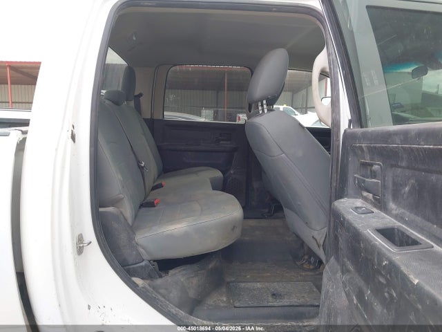 45018694 :رقم المزاد ، 3C6UR4HJ8JG247718 vin ، 2018 Ram 2500 Tradesman  4x2 8' Box مزاد بيع