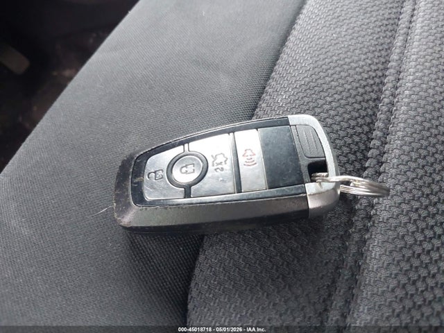 45018718 :رقم المزاد ، 3FA6P0HD0JR218234 vin ، 2018 Ford Fusion Se مزاد بيع