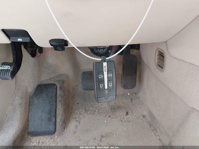 45018790 :رقم المزاد ، 1LNHL9DR5AG613906 vin ، 2010 Lincoln Mks مزاد بيع