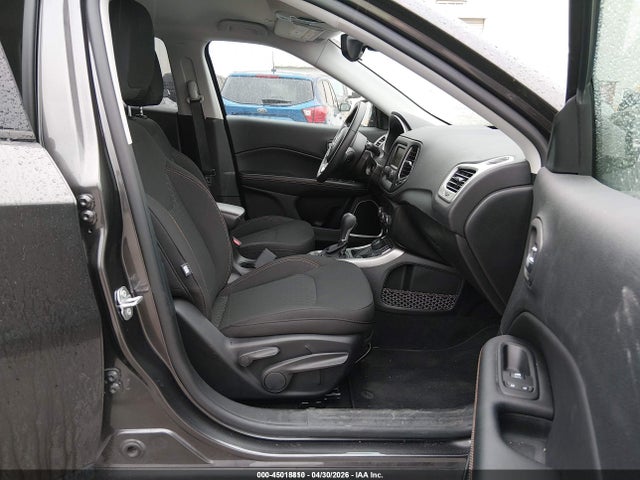2018 Jeep Compass Sport 4x4 მანქანა იყიდება აუქციონზე, vin: 3C4NJDAB9JT415316, აუქციონის ნომერი: 45018810