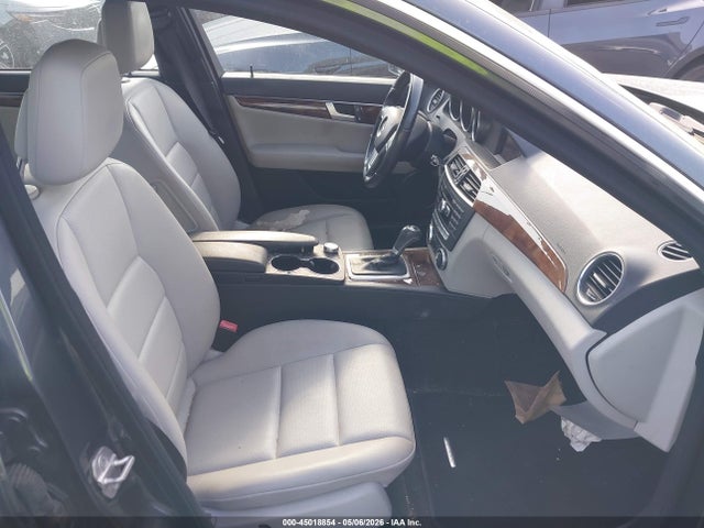 45018854 :رقم المزاد ، WDDGF8AB3DA768606 vin ، 2013 Mercedes-benz C 300 Sport 4matic مزاد بيع