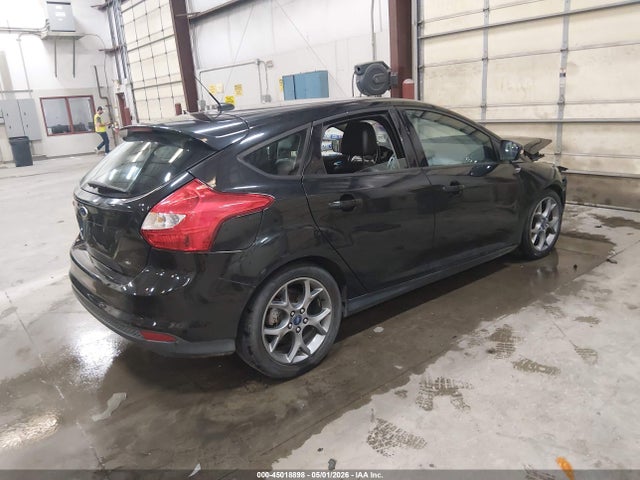 1FADP3K25EL326031 Ford FOCUS SE