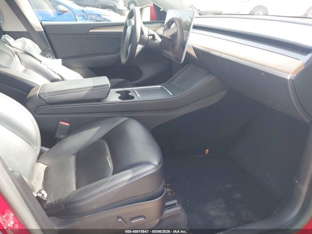 2022 Tesla Model Y Performance Dual Motor All-wheel Drive მანქანა იყიდება აუქციონზე, vin: 7SAYGDEF9NF537707, აუქციონის ნომერი: 45018947