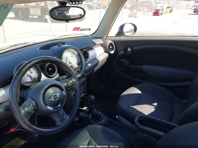 Продажа на аукционе авто 2011 Mini Cooper, vin: WMWSU3C52BT094340, номер лота: 45018979