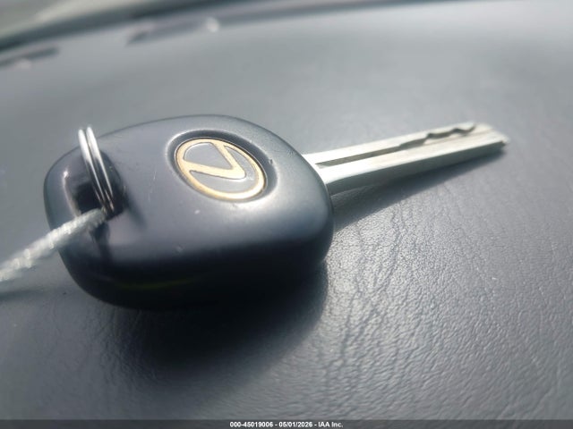 1998 Lexus Es 300 მანქანა იყიდება აუქციონზე, vin: JT8BF28GXW5021517, აუქციონის ნომერი: 45019006