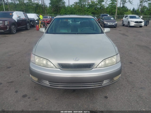 1998 Lexus Es 300 მანქანა იყიდება აუქციონზე, vin: JT8BF28GXW5021517, აუქციონის ნომერი: 45019006
