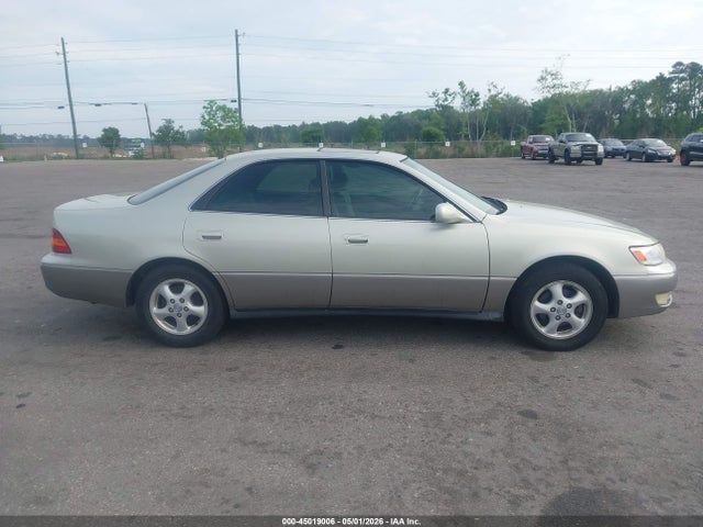 1998 Lexus Es 300 მანქანა იყიდება აუქციონზე, vin: JT8BF28GXW5021517, აუქციონის ნომერი: 45019006
