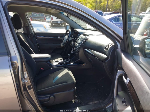 45019106 :رقم المزاد ، 5XYKTDA72FG596024 vin ، 2015 Kia Sorento Lx V6 مزاد بيع