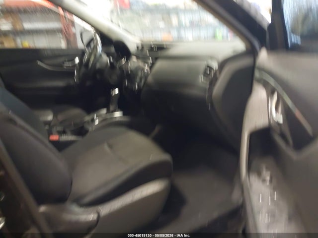 2017 Nissan Rogue Sv მანქანა იყიდება აუქციონზე, vin: 5N1AT2MT4HC835956, აუქციონის ნომერი: 45019130