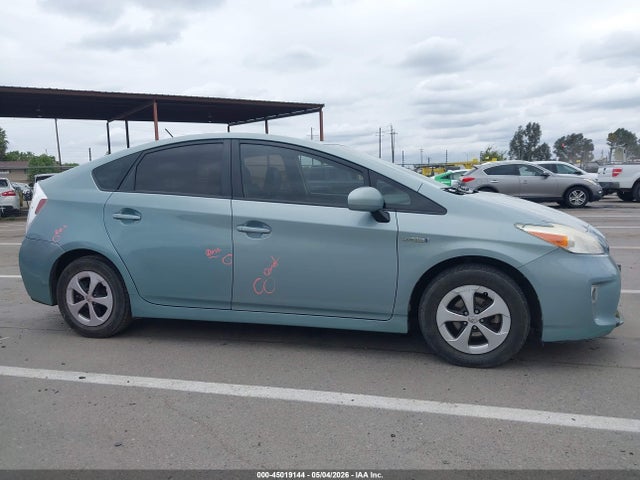 2015 Toyota Prius Four მანქანა იყიდება აუქციონზე, vin: JTDKN3DU7F1913947, აუქციონის ნომერი: 45019144