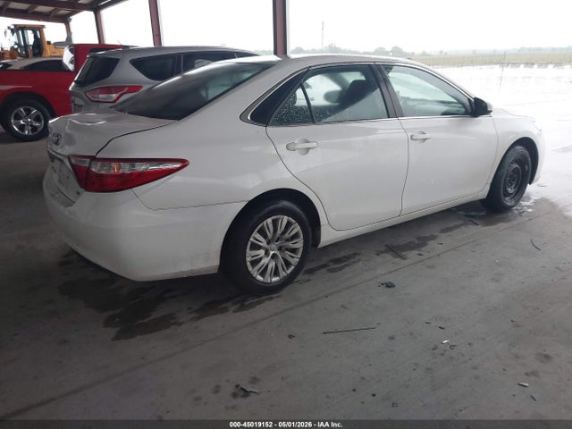 Продажа на аукционе авто 2015 Toyota Camry Le, vin: 4T1BF1FK2FU008300, номер лота: 45019152