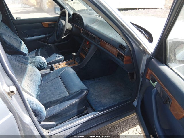 45019177 :رقم المزاد ، WDBCA32D3FA191457 vin ، 1985 Mercedes-benz 380 Se مزاد بيع