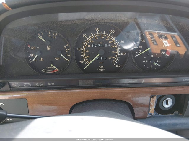 45019177 :رقم المزاد ، WDBCA32D3FA191457 vin ، 1985 Mercedes-benz 380 Se مزاد بيع