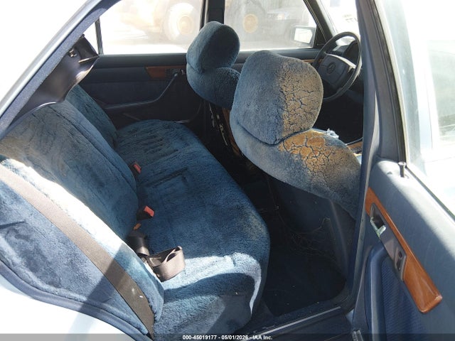 45019177 :رقم المزاد ، WDBCA32D3FA191457 vin ، 1985 Mercedes-benz 380 Se مزاد بيع