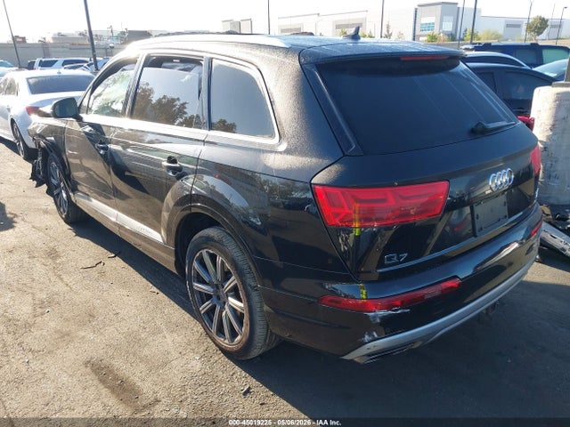 Продажа на аукционе авто 2017 Audi Q7 3.0t Premium, vin: WA1LAAF72HD031379, номер лота: 45019225
