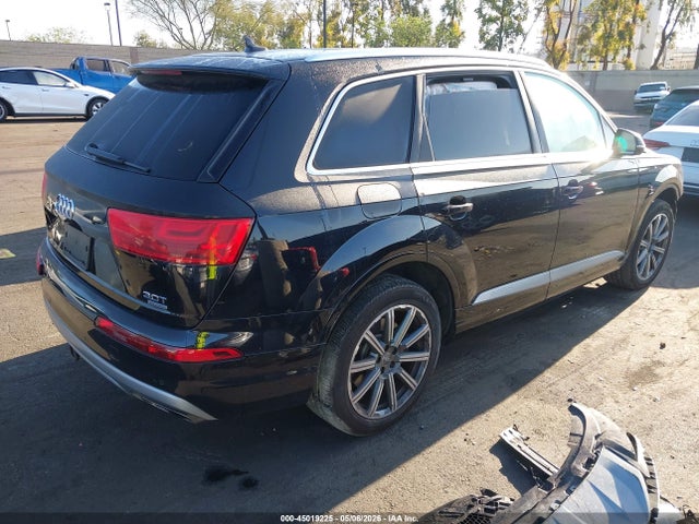 Продажа на аукционе авто 2017 Audi Q7 3.0t Premium, vin: WA1LAAF72HD031379, номер лота: 45019225