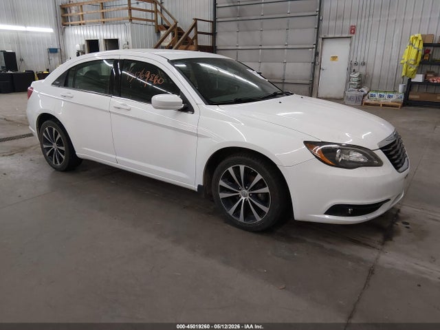 Auction sale of the 2013 Chrysler 200 Touring, vin: 1C3CCBBG6DN726663, lot number: 45019260