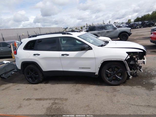 1C4PJLAB4HW652500 Jeep Cherokee Altitude Fwd