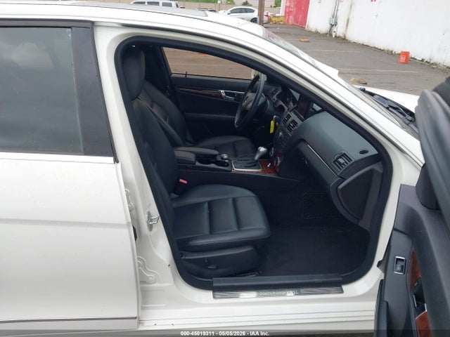 45019311 :رقم المزاد ، WDDGF5EB5AF412715 vin ، 2010 Mercedes-benz C 300 Luxury/sport مزاد بيع