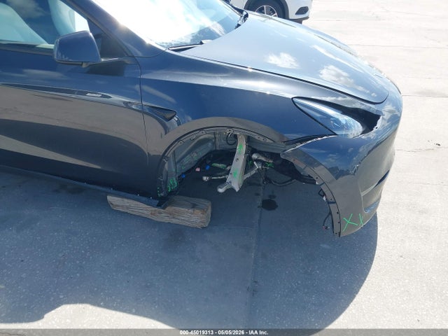 Продажа на аукционе авто 2024 Tesla Model Y Performance Dual Motor All-wheel Drive, vin: 7SAYGDEF0RF048733, номер лота: 45019313