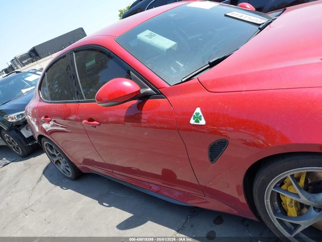 ZARFAEAV0J7569847 Alfa Romeo Giulia Quadrifoglio Rwd