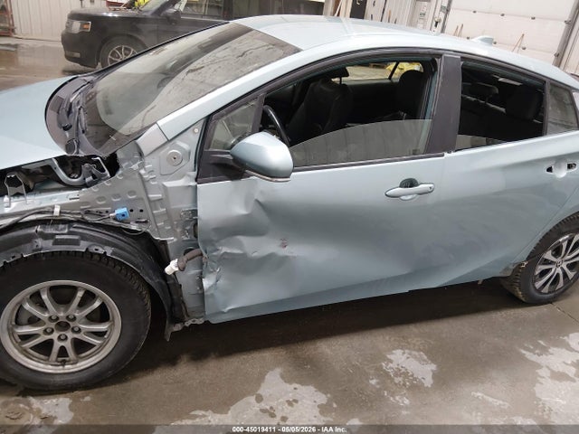 JTDL9MFU2N3032605 Toyota Prius Xle Awd-e