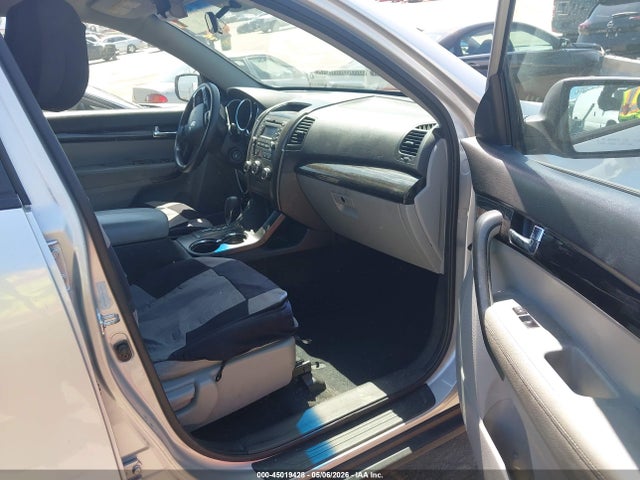 Продажа на аукционе авто 2013 Kia Sorento Lx V6, vin: 5XYKT4A29DG402588, номер лота: 45019428