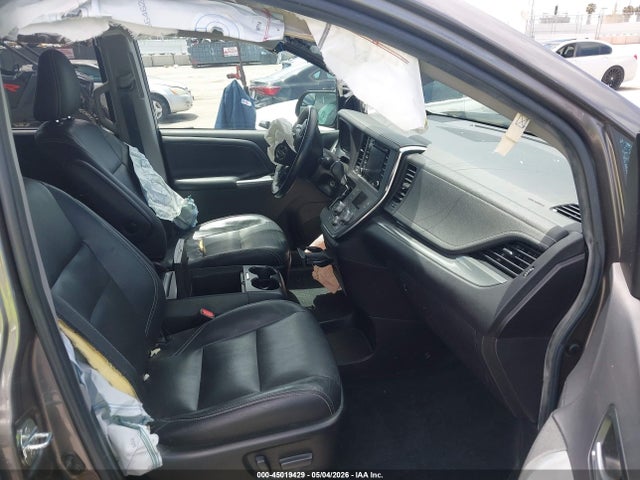 Toyota Sienna Se 8 Passenger 2018 5TDXZ3DC4JS907830 Image 5