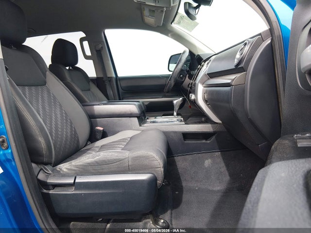 5TFDY5F1XJX721653 Toyota Tundra Sr5 5.7l V8