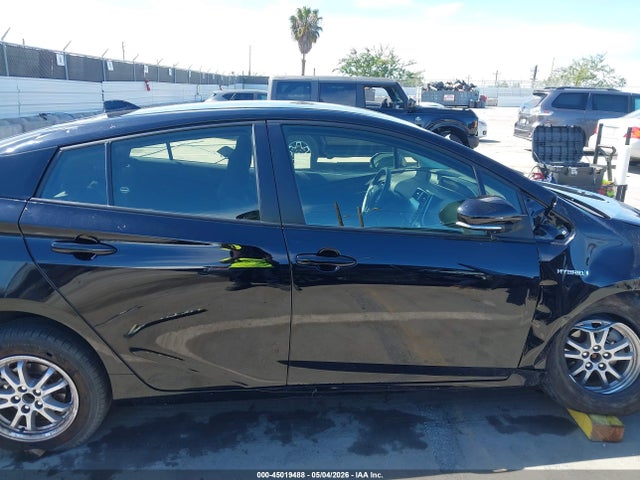 JTDKAMFU5N3189984 Toyota Prius L