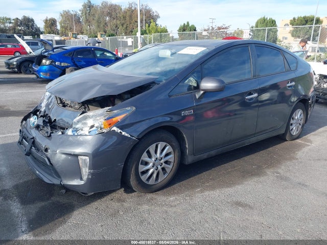 Toyota PRIUS PLUG-IN 2015 JTDKN3DP2F3074739 Image 2