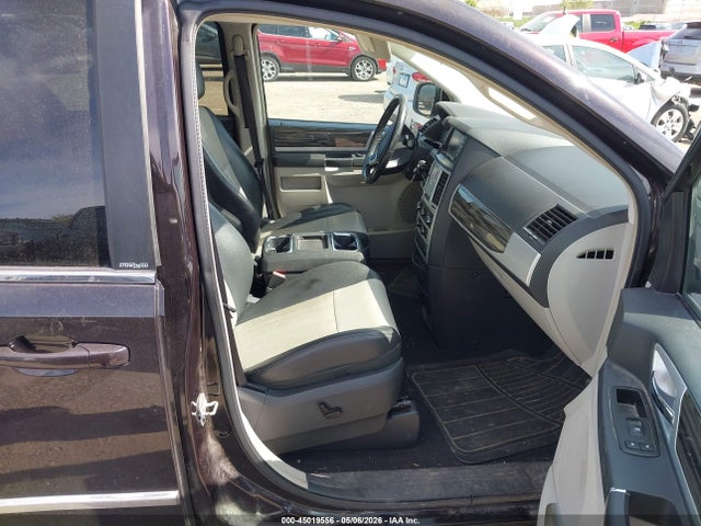 45019556 :رقم المزاد ، 2A4RR5DX1AR290784 vin ، 2010 Chrysler Town & Country Touring مزاد بيع