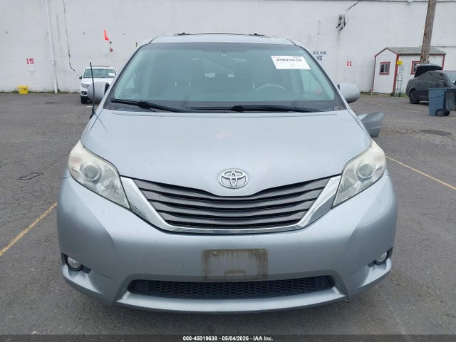 2011 Toyota Sienna Xle V6 მანქანა იყიდება აუქციონზე, vin: 5TDYK3DC2BS147603, აუქციონის ნომერი: 45019638