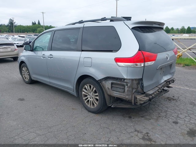 2011 Toyota Sienna Xle V6 მანქანა იყიდება აუქციონზე, vin: 5TDYK3DC2BS147603, აუქციონის ნომერი: 45019638