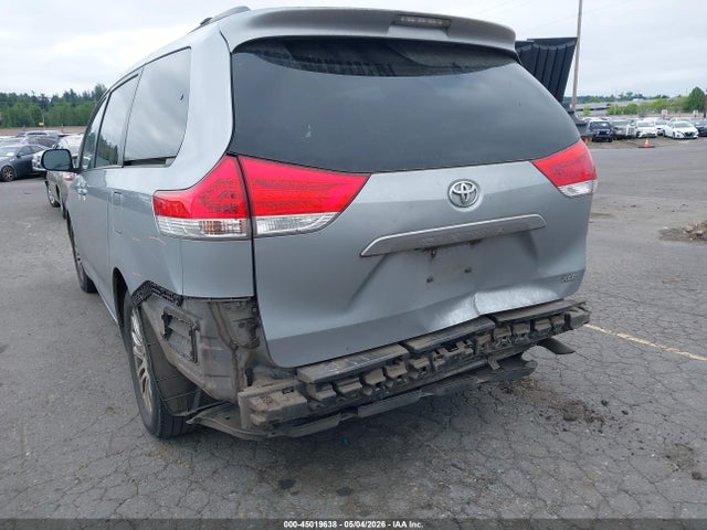 2011 Toyota Sienna Xle V6 მანქანა იყიდება აუქციონზე, vin: 5TDYK3DC2BS147603, აუქციონის ნომერი: 45019638
