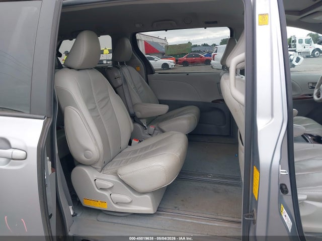 2011 Toyota Sienna Xle V6 მანქანა იყიდება აუქციონზე, vin: 5TDYK3DC2BS147603, აუქციონის ნომერი: 45019638