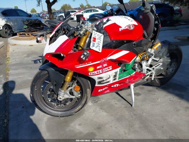 Продажа на аукционе авто 2024 Ducati Panigale V2, vin: ZDMHAATW6RB013654, номер лота: 45019643