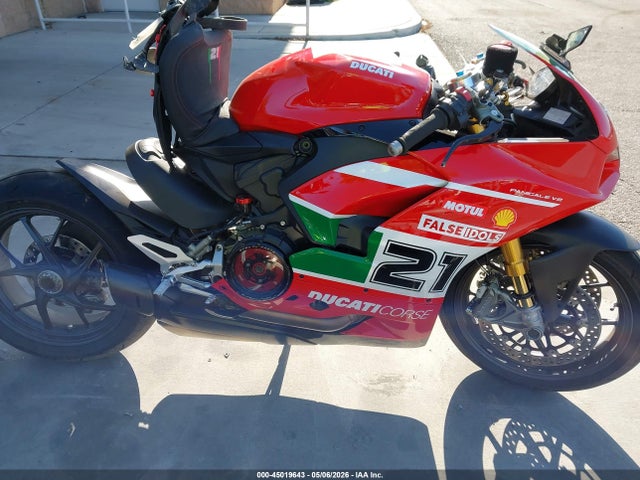 Продажа на аукционе авто 2024 Ducati Panigale V2, vin: ZDMHAATW6RB013654, номер лота: 45019643