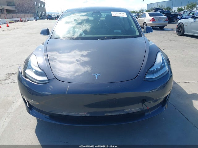 2019 Tesla Model 3 მანქანა იყიდება აუქციონზე, vin: 5YJ3E1EA1KF480320, აუქციონის ნომერი: 45019672