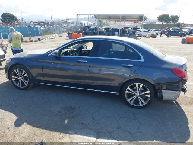 2016 Mercedes-benz C 300 Luxury/sport მანქანა იყიდება აუქციონზე, vin: 55SWF4JB7GU156188, აუქციონის ნომერი: 45019754