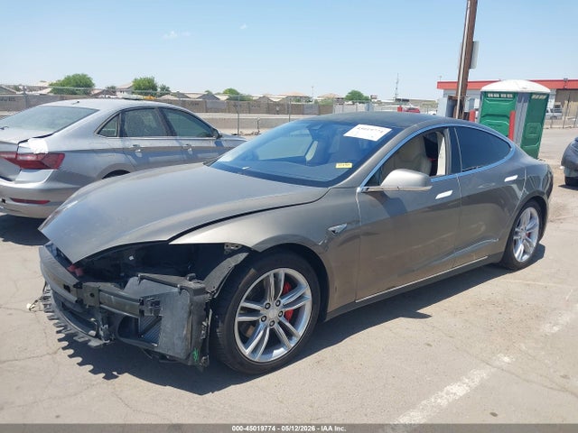 45019774 :رقم المزاد ، 5YJSA1H45FF090579 vin ، 2015 Tesla Model S 85d/p85d مزاد بيع